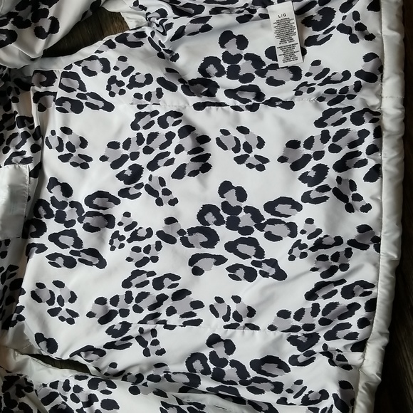 Aeropostale Puffer vest, large - Picture 6 of 6